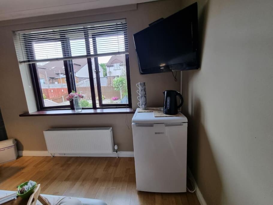 Spacious House City Skyline And Mountain Views Close Too Belfast Centre And Airports Free Parking 외부 사진