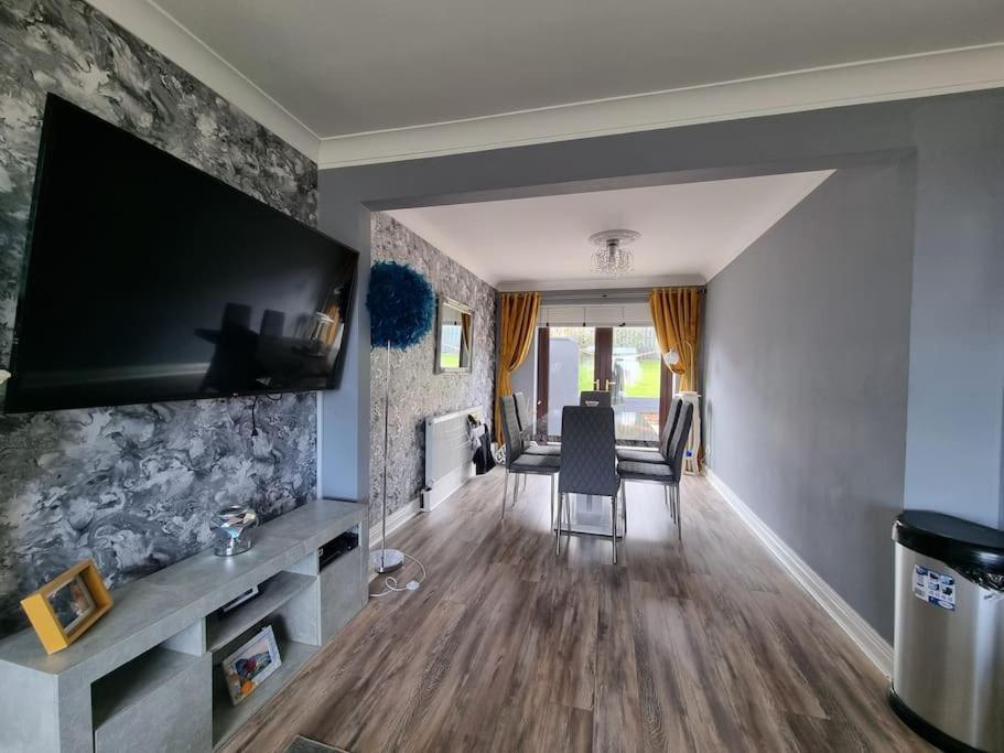 Spacious House City Skyline And Mountain Views Close Too Belfast Centre And Airports Free Parking 외부 사진