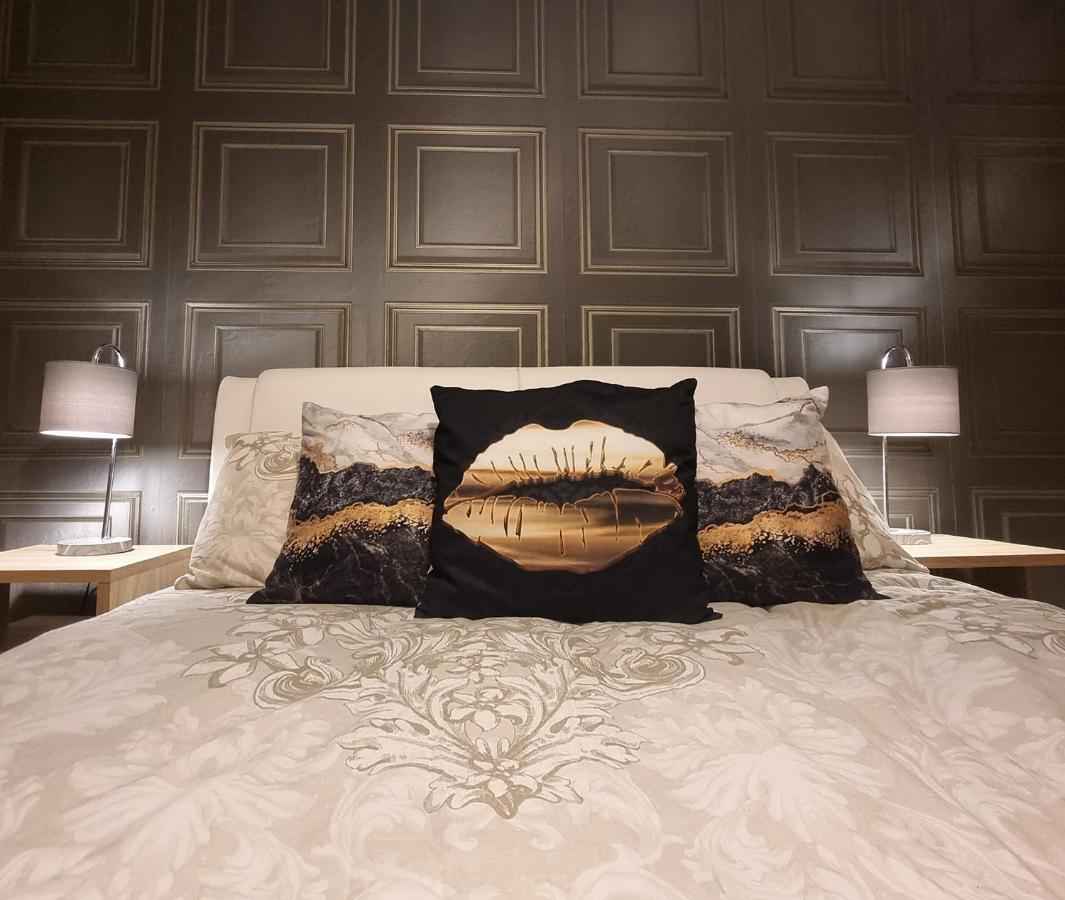 Spacious House City Skyline And Mountain Views Close Too Belfast Centre And Airports Free Parking 외부 사진