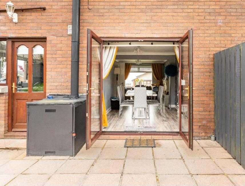 Spacious House City Skyline And Mountain Views Close Too Belfast Centre And Airports Free Parking 외부 사진